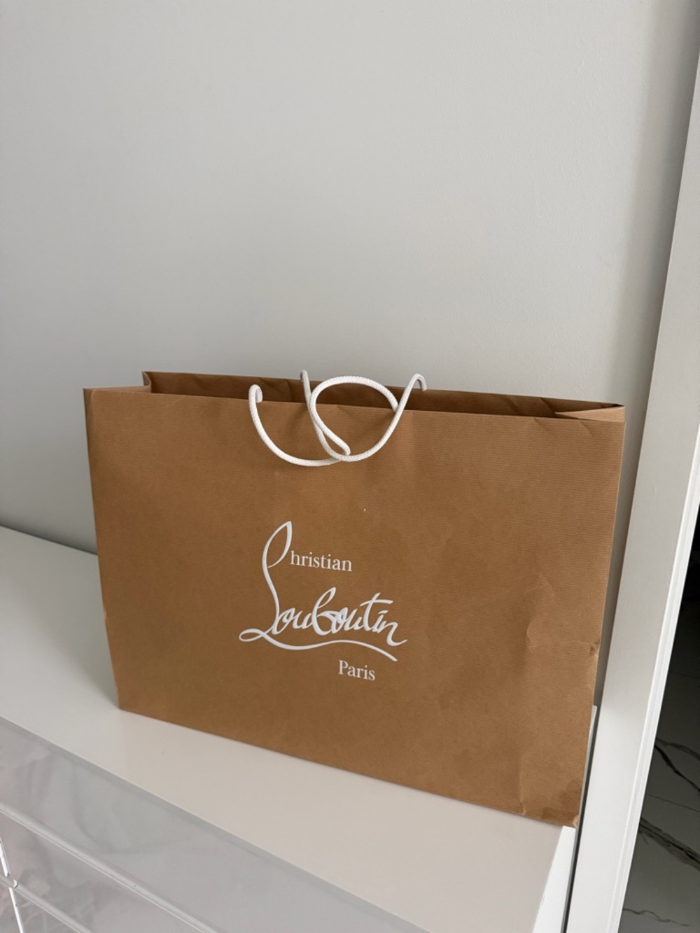 Christian Louboutin Brown Paper Tote with White Rope Handles - Picture 2 of 3
